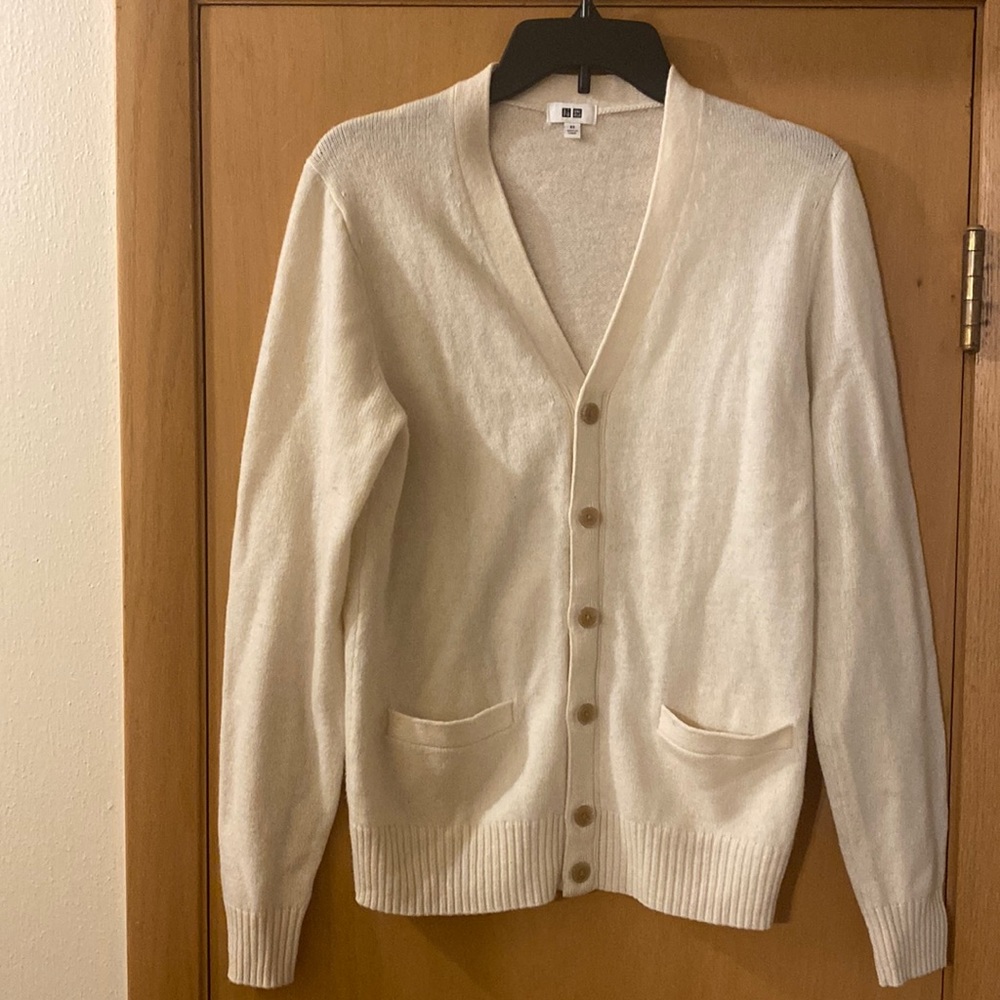Uniqlo Women's Cardigan in Cream